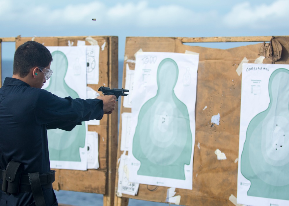 Peleliu conducts live-fire gun shoot