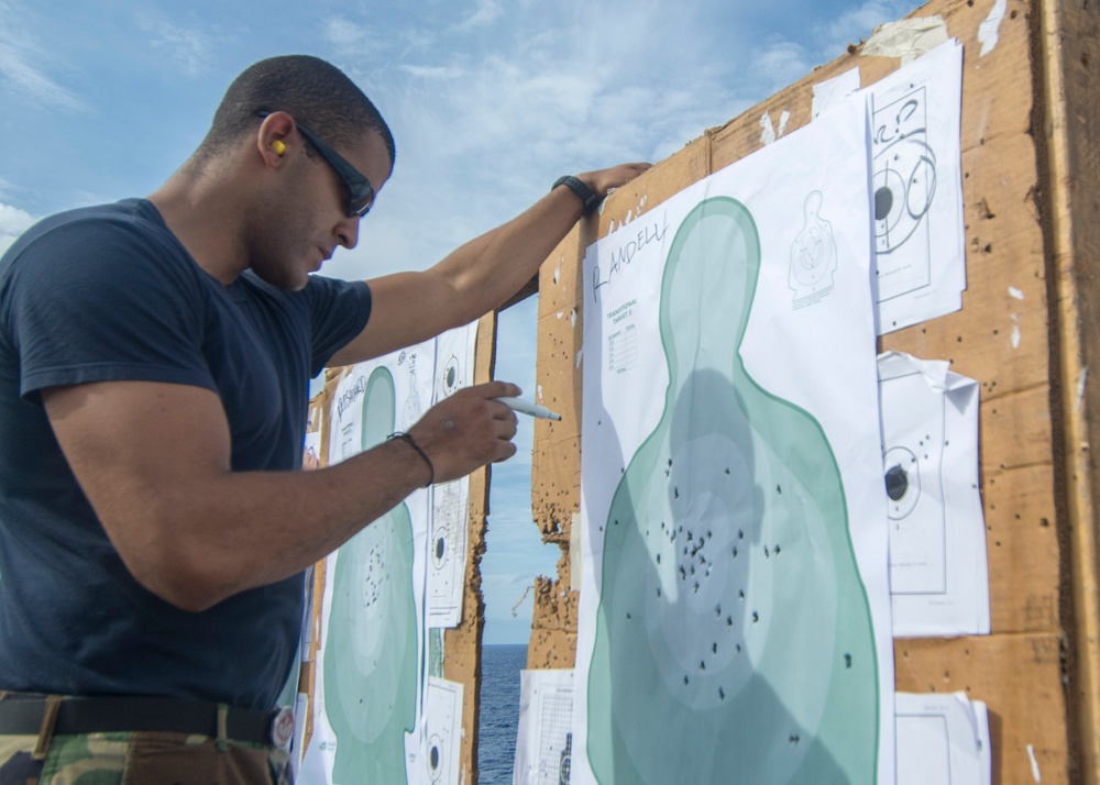 Peleliu conducts live-fire gun shoot