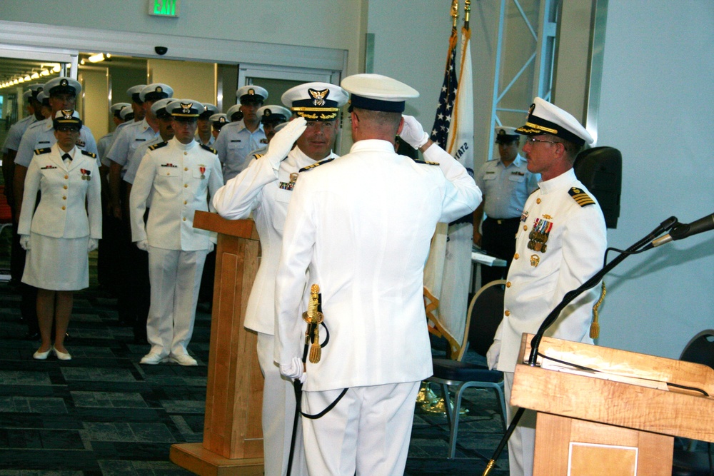 Coast Guard crew receives new commanding officer