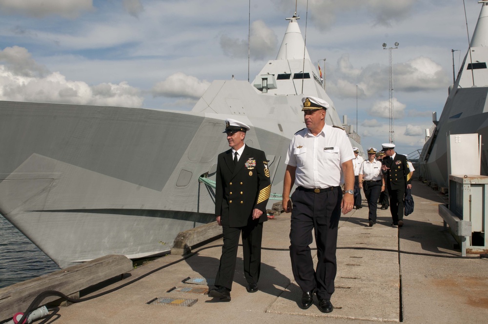 MCPON visits with Swedish sailors