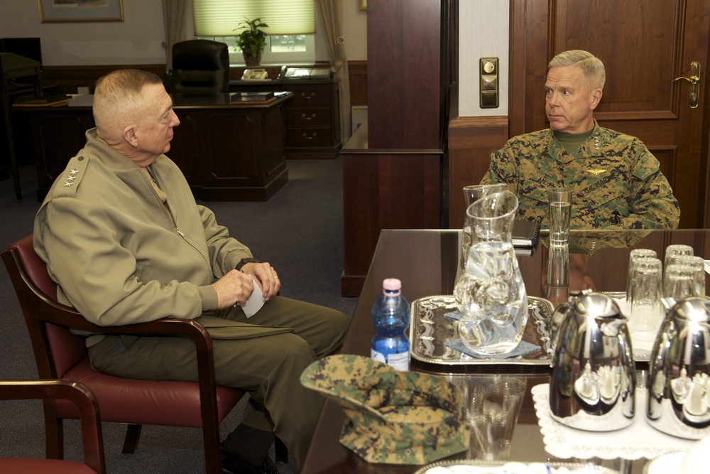 Marine Corps Commandant Visits Germany