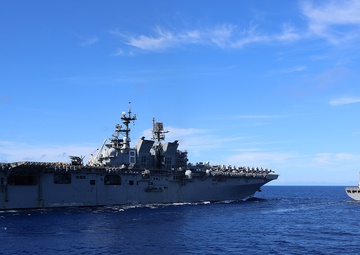 11th MEU and Makin Island ARG replenished at sea