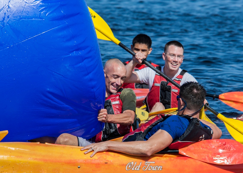 H&amp;S Bn Participates in Kayak Polo