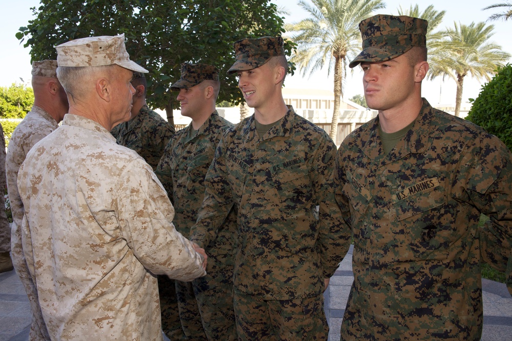 Marine Corps Commandant Visits Bahrain