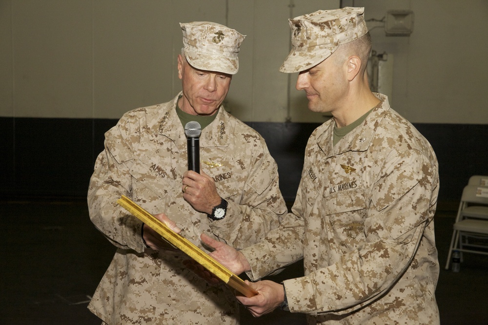 Marine Corps Commandant Visits Bahrain