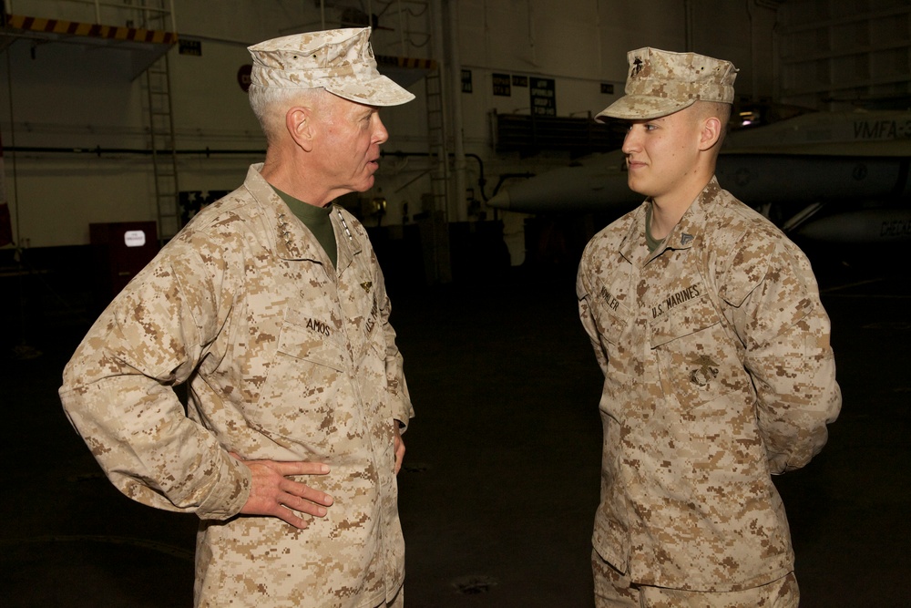 Marine Corps Commandant Visits Bahrain