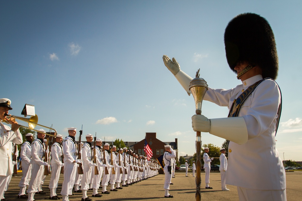DVIDS - Images - US Navy Ceremonial Guard hosts family day [Image 4 of 9]