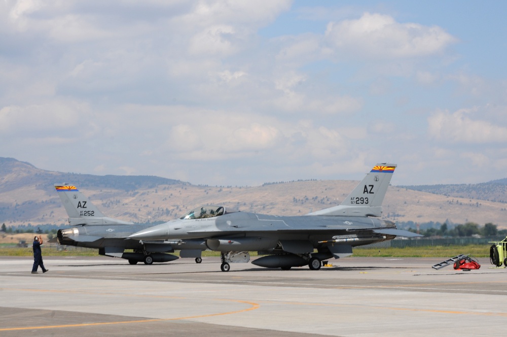 Oregon F-15s versus Arizona F-16s