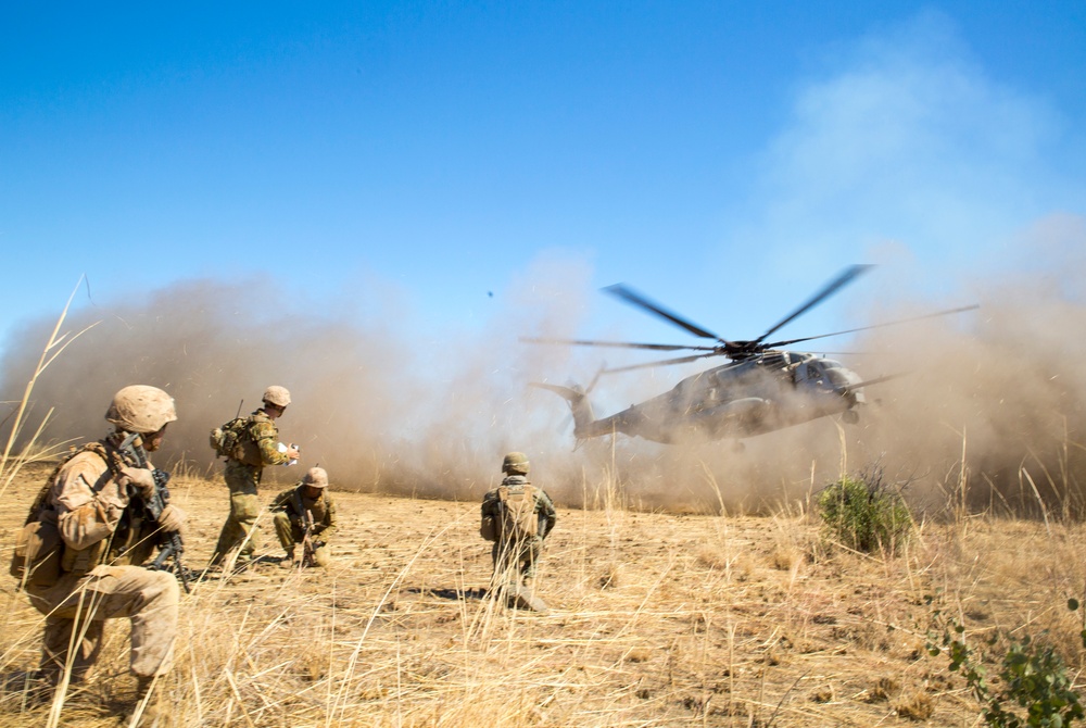 Australian Defence Force, U.S. Marines strengthen ties during Exercise Koolendong