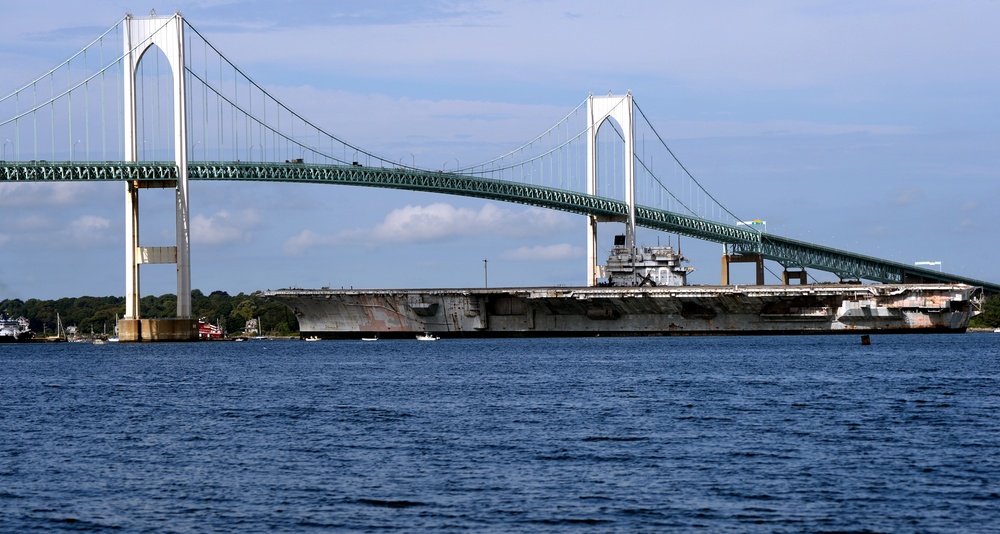 Ex-USS Saratoga departs NAVSTA Newport for dismantling, recycling