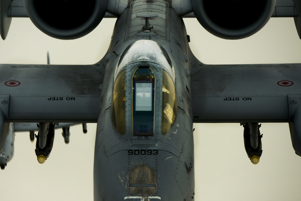 A-10 flies refuels over Afghanistan
