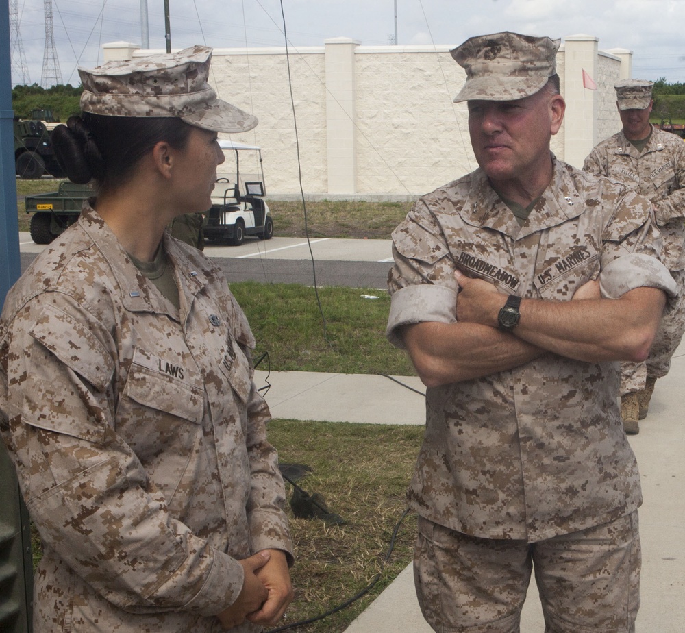 Brigadier Gen. Love and other leaders visit MCSF Blount Island