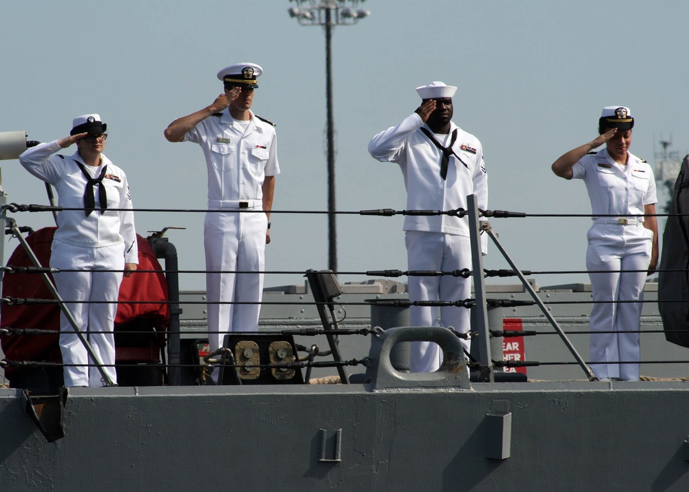 USS Cole deployment