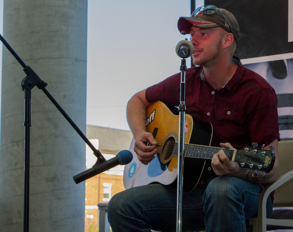 Franklin Soldier croons country at JBLM