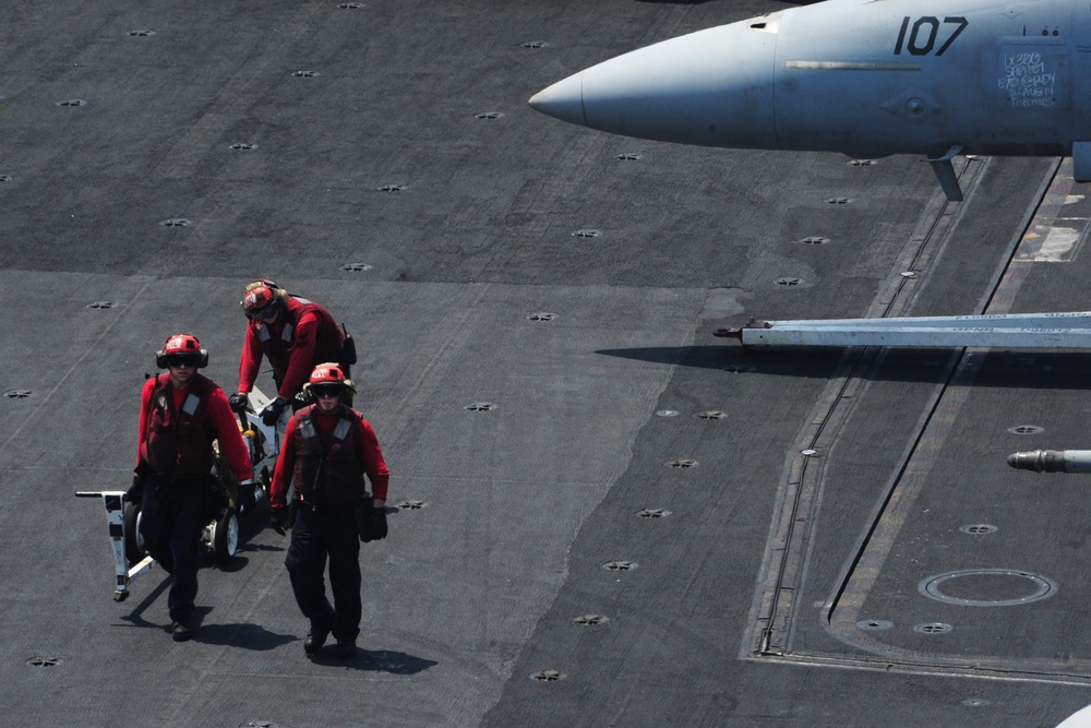USS George H.W. Bush ISIL response operations
