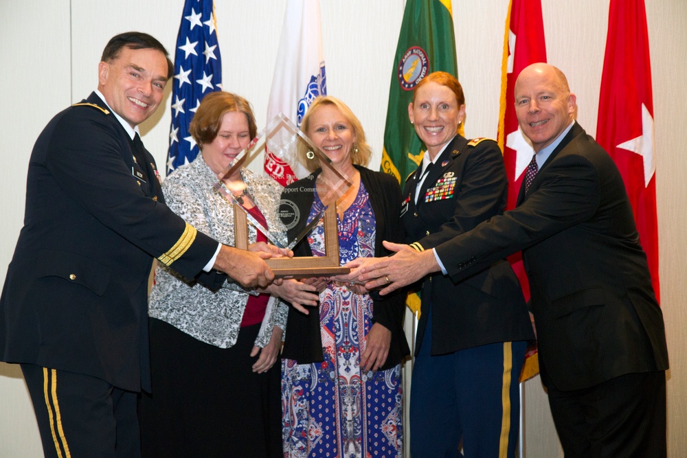 108th Training Command (IET) wins top prize at the 2014 Army Communities of Excellence Awards