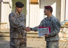 Paratroopers offer Latvian army token of gratitude