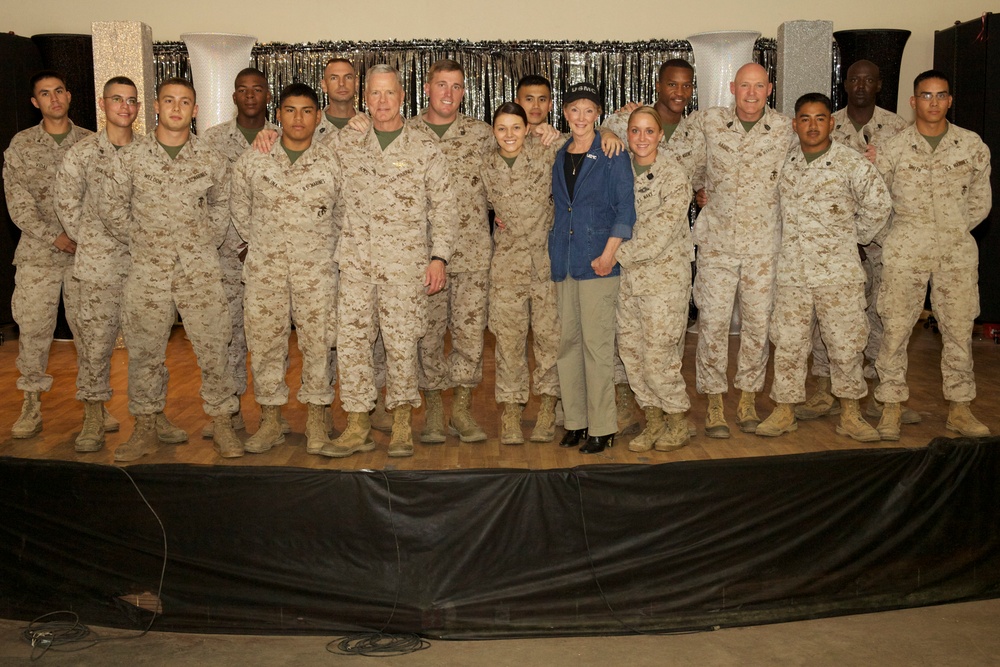 Marine Corps Commandant Visits Djibouti