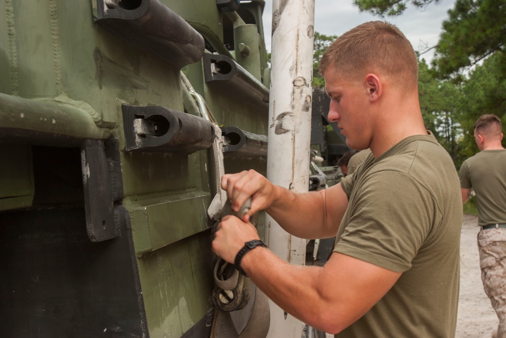Bridge Company Marines conduct training with 2nd Tanks Battalion
