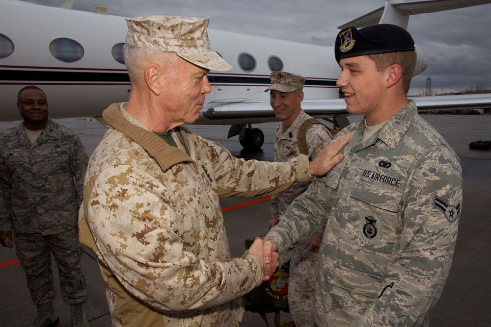 Marine Corps Commandant Visits Italy