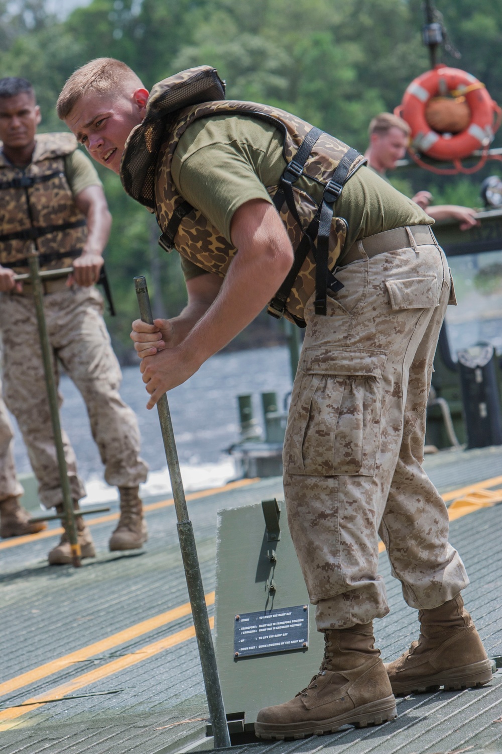 Bridge Company Marines conduct training with 2nd Tanks Battalion