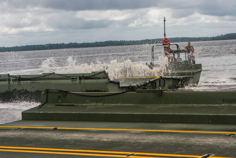 Bridge Company Marines conduct training with 2nd Tanks Battalion