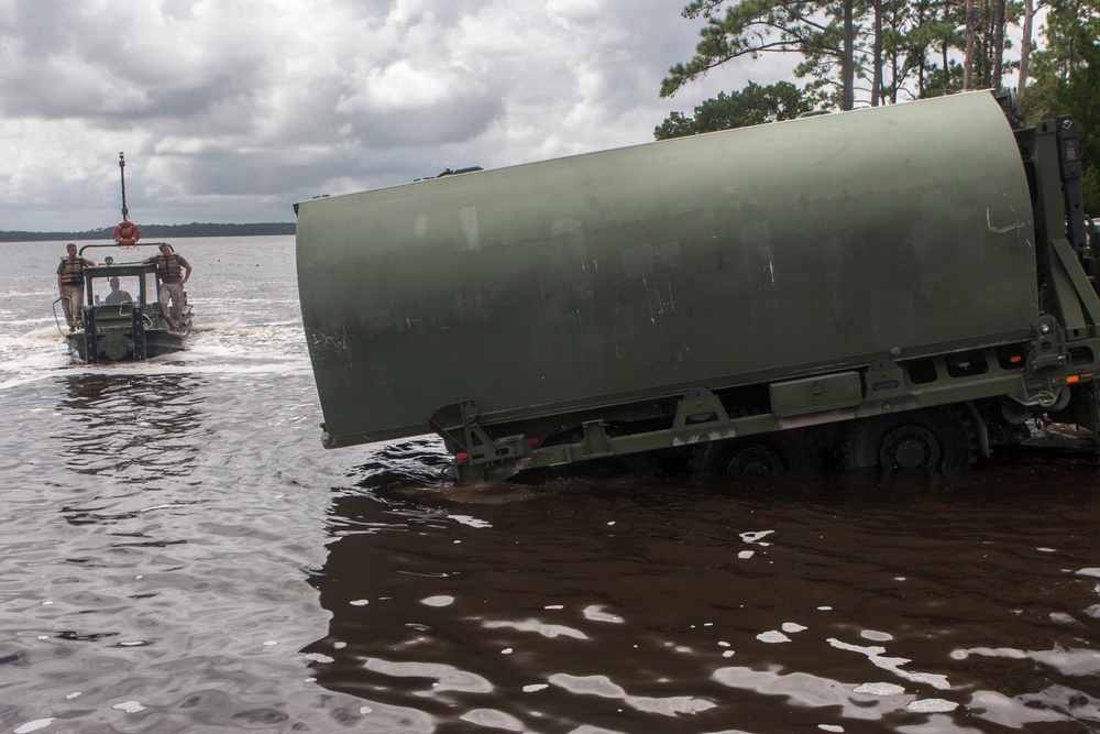 Bridge Company Marines conduct training with 2nd Tanks Battalion