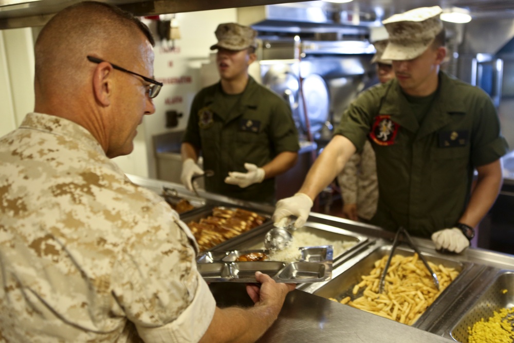 2d MAW Commanding General visits the S.S. Wright