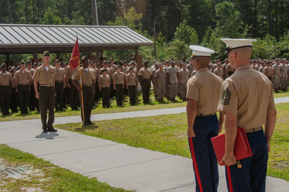 CLR-25 Marine receives the Navy and Marine Corps Commendation Medal with a Combat 'V' Device