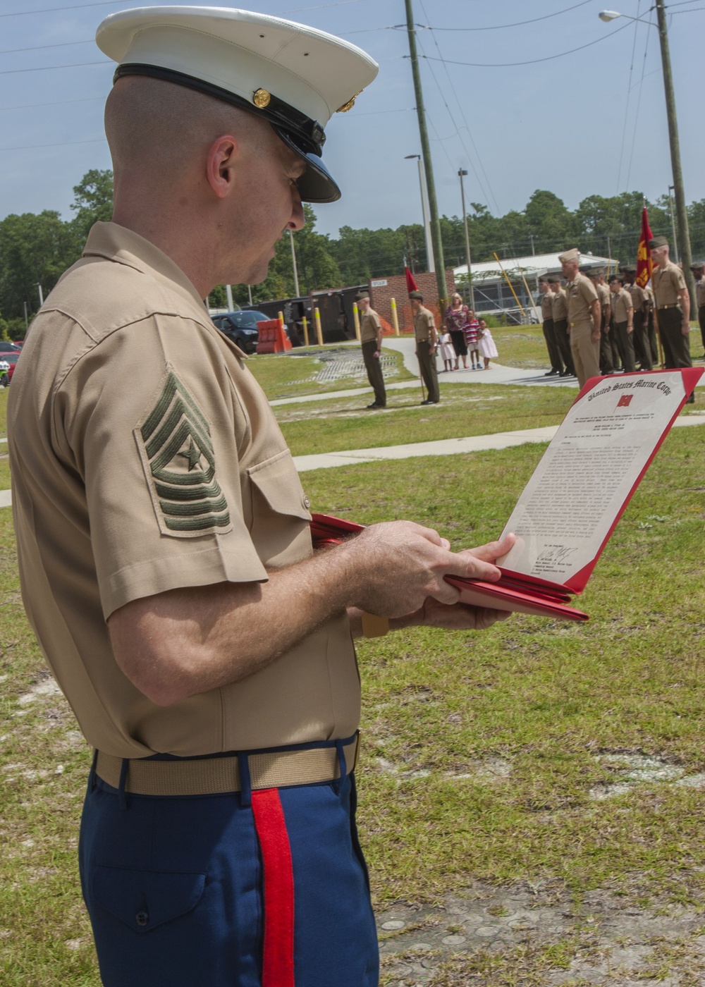 CLR-25 Marine receives the Navy and Marine Corps Commendation Medal with a Combat 'V' Device