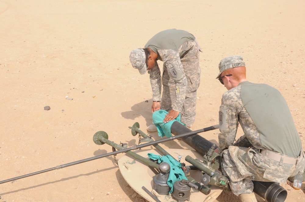 'Dreadnaughts' conduct mortar live-fire exercise