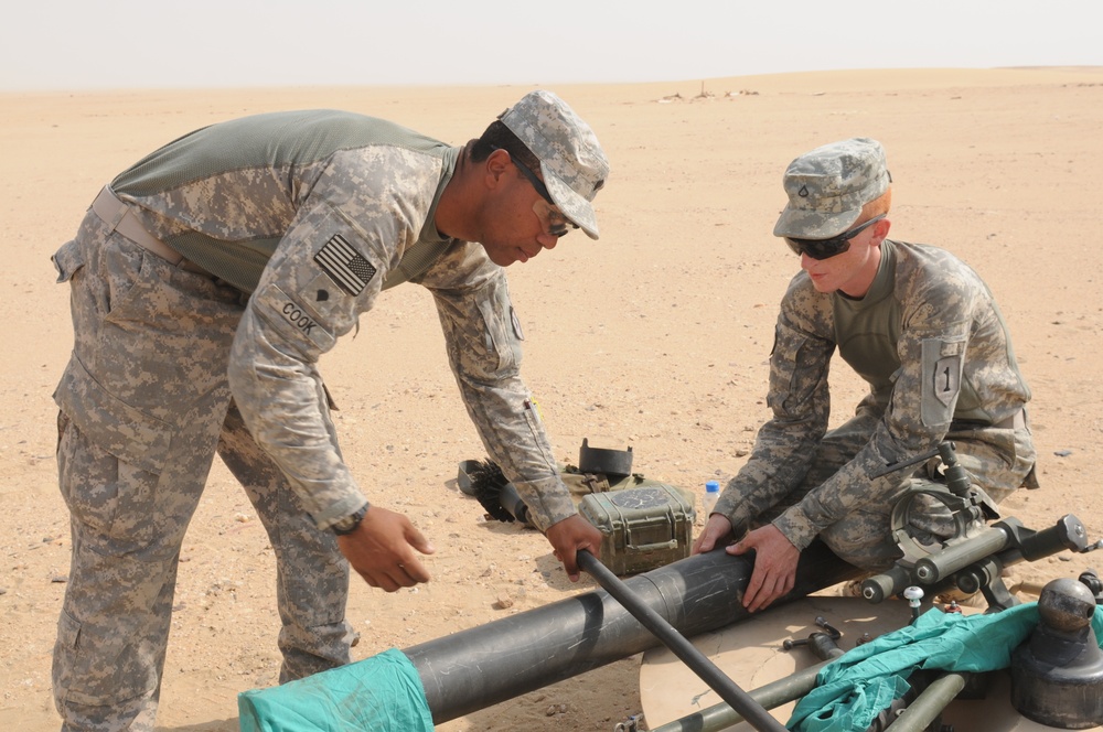 'Dreadnaughts' conduct mortar live-fire exercise