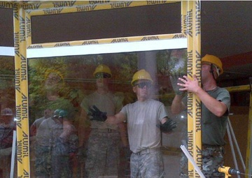 US, Macedonia Soldiers improve kindergarten