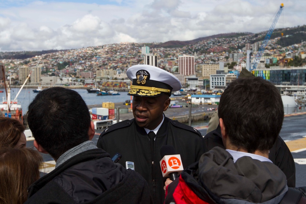 USS America hosts media in Chile