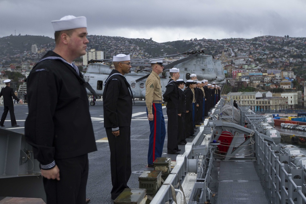 USS America arrives in Chile