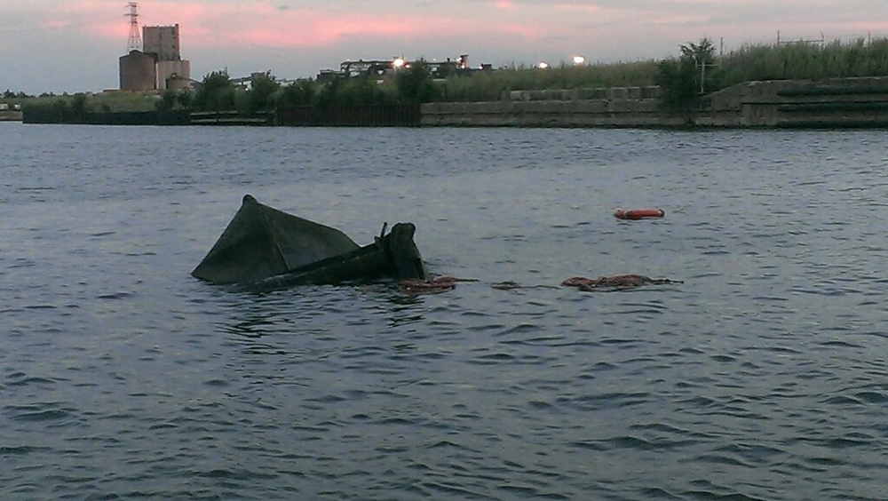 Tug capsizes on Calumet River in Chicago