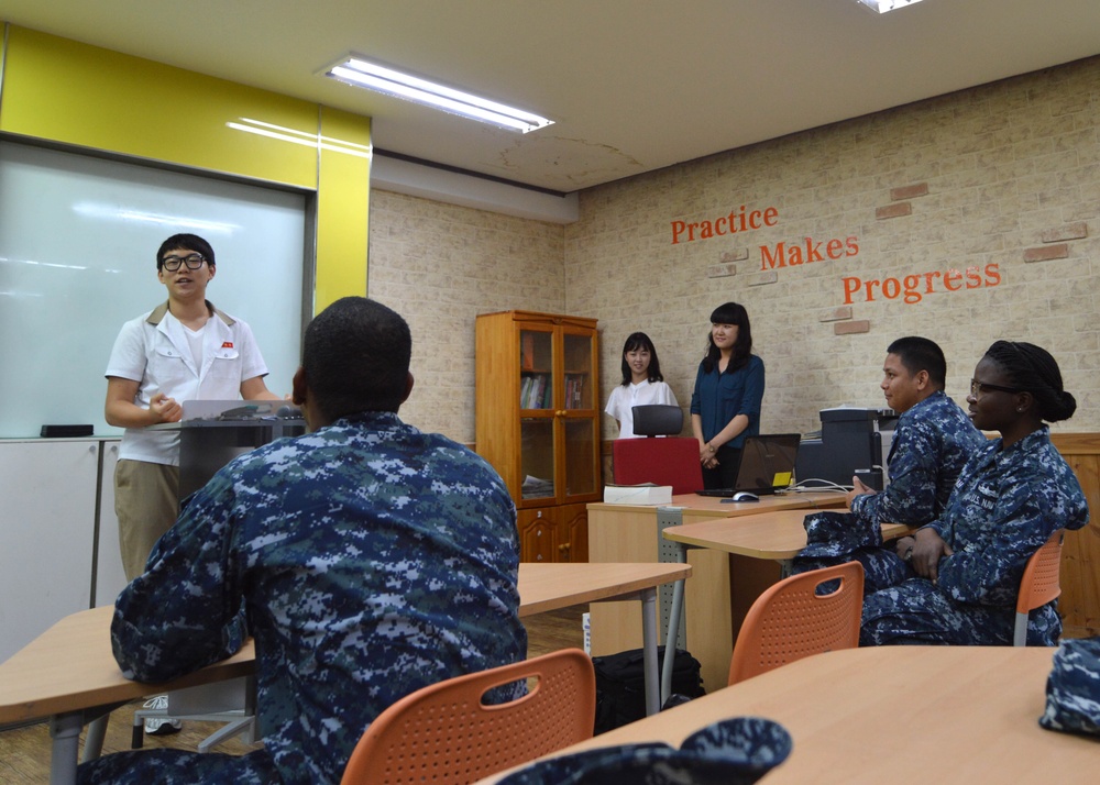 USS Blue Ridge sailors meet with South Korean high school students