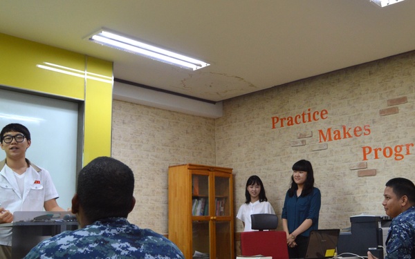 USS Blue Ridge sailors meet with South Korean high school students