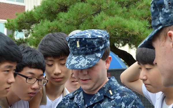 USS Blue Ridge sailors meet with South Korean high school students