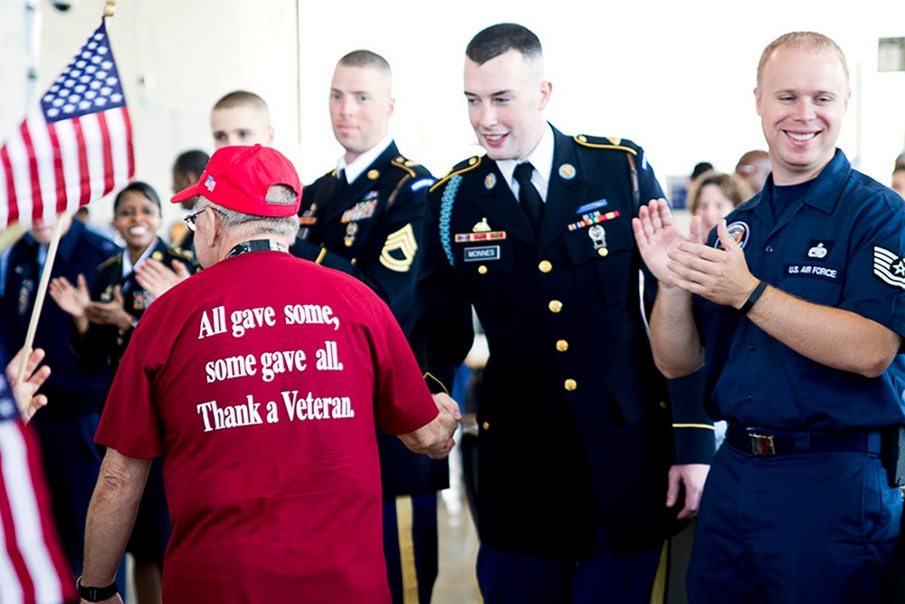 DVIDS - News - TOG Soldiers great at welcoming greatest generation