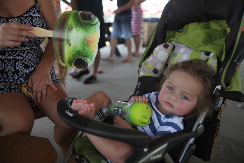 2nd Marine Regiment enjoys bash on the beach with family members