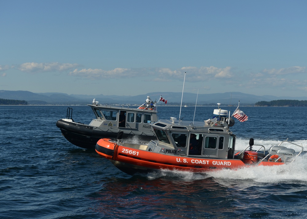 Coast Guard and Royal Canadian Mounted Police conduct Shiprider operations