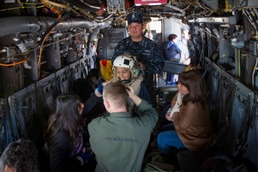 SPMAGTF-South spends time with local children in Chile