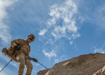 Marines conduct rappel assault training