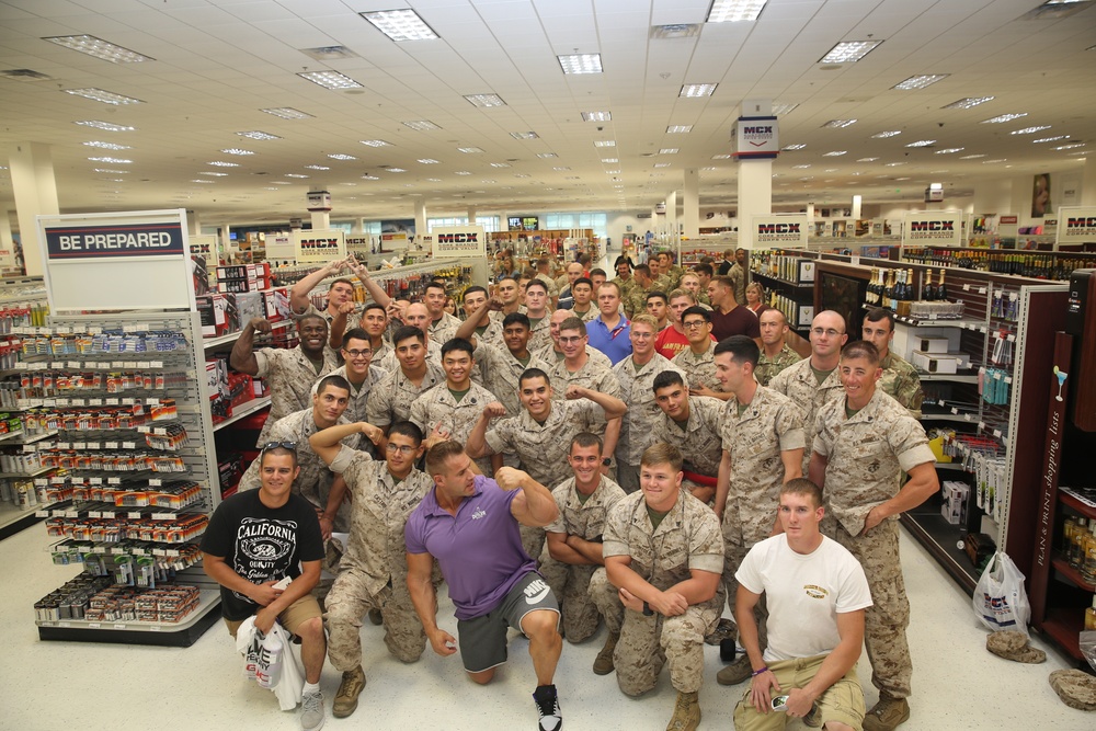 Mr. Olympia visits the Combat Center