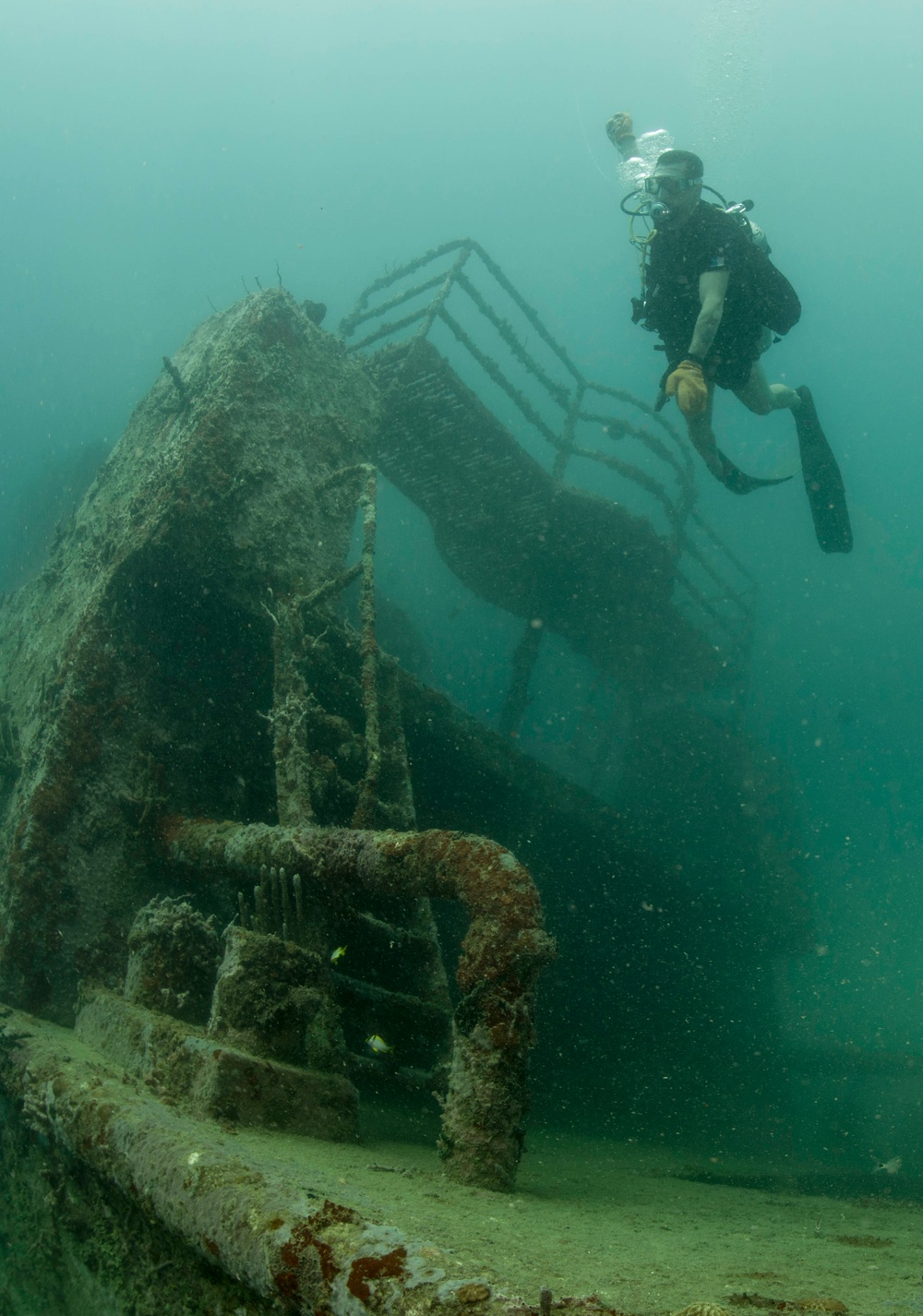 US Navy divers dive an underwater wreck with Colombian divers as part of Southern Partnership Station '14