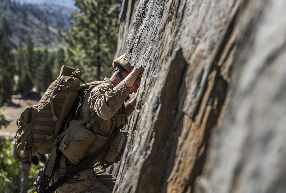 Marines conduct cliff assault training