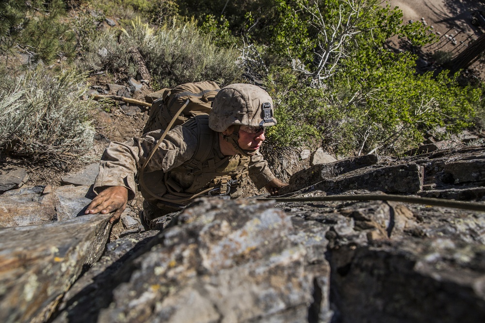 Marines conduct cliff assault training