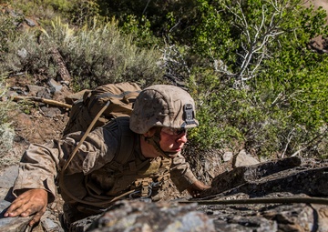 Marines conduct cliff assault training
