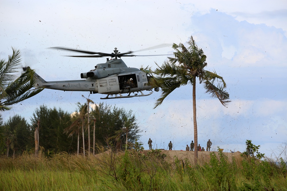 11th MEU and Malaysian Armed Forces conduct MALUS AMPHEX 14